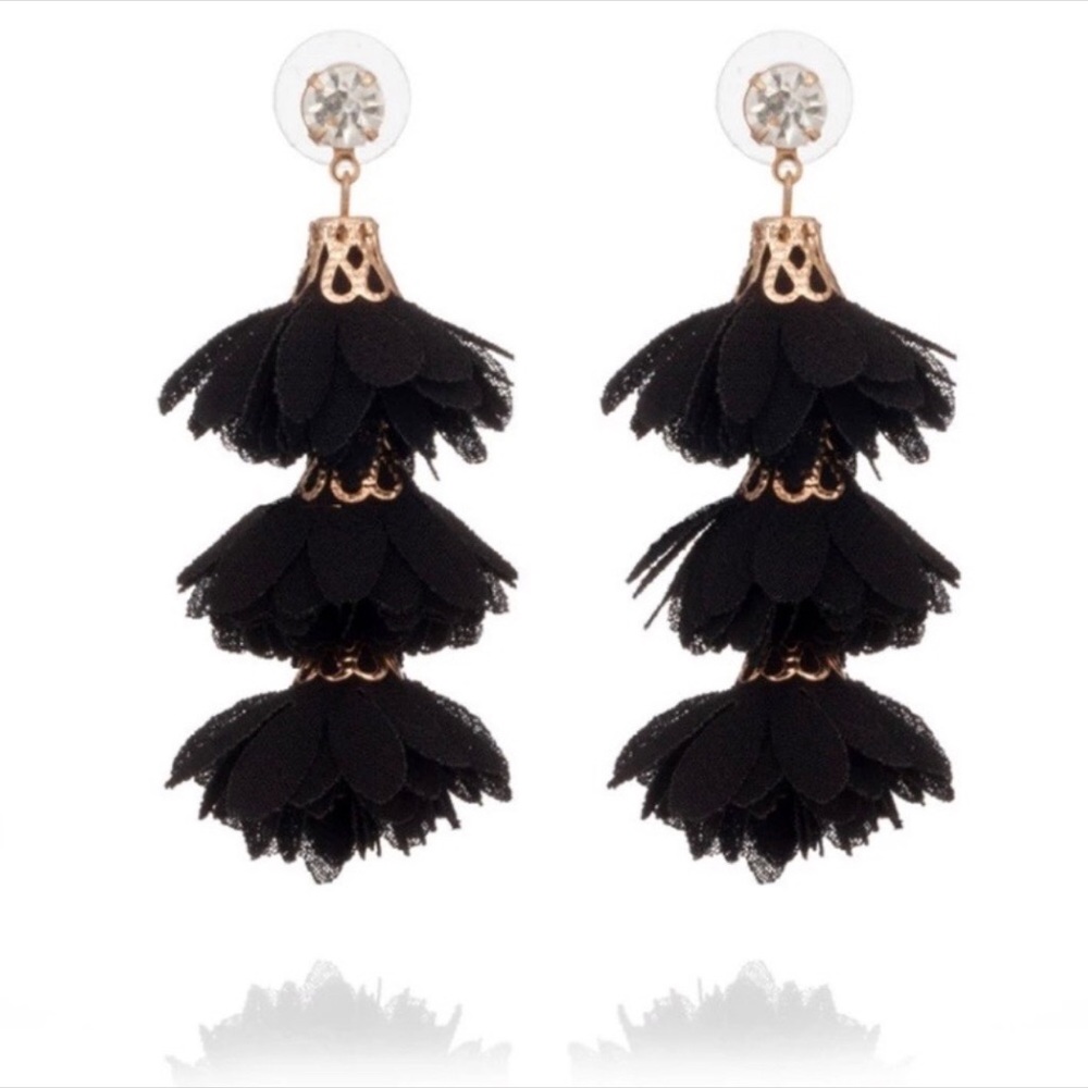 Flower Petal Layered Tassel Earrings - Picture 4 of 8